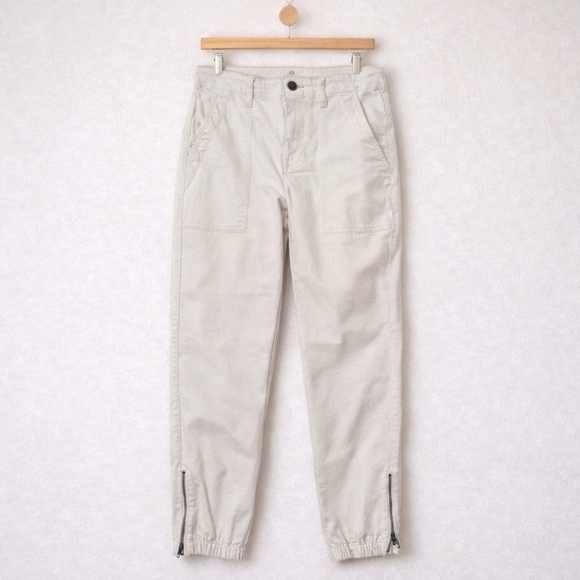 CAbi Pants - CAbi Compass Chore Utility Pant Size 6 Oyster Neutral Jogger Ankle Zip Pants